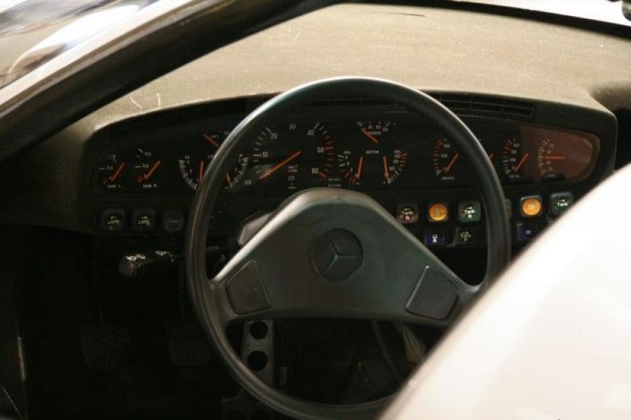Интерьер Mercedes-Benz C111-III Concept 1978 года  (фото 1 из 30)